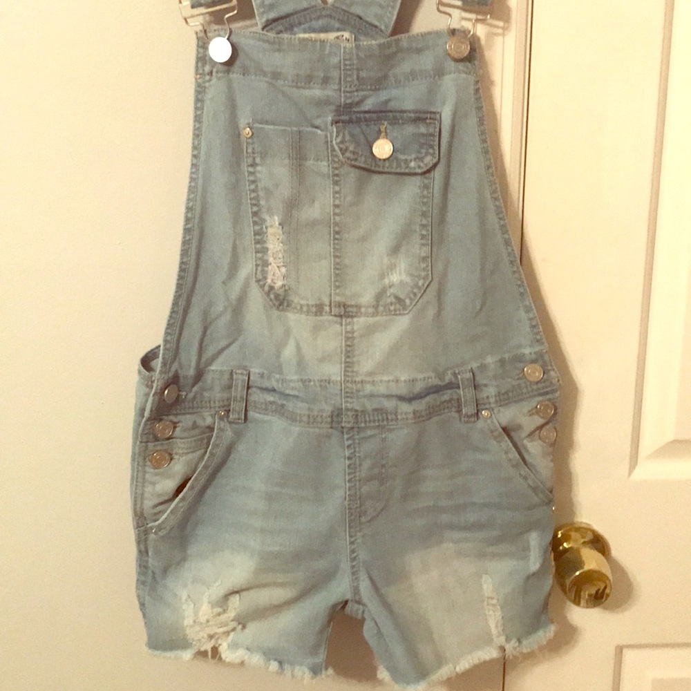 Short overalls